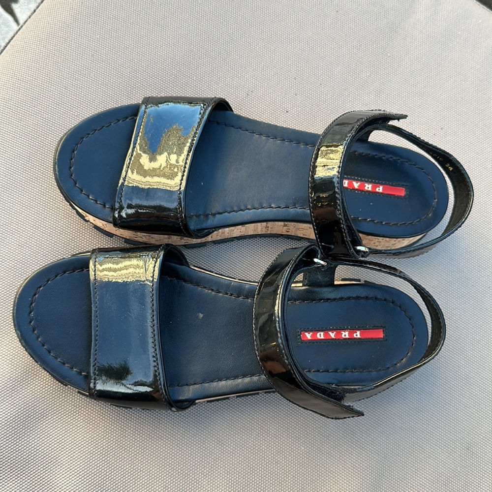 PRADA BLACK PATENT LEATHER SANDALS - size 38. Small blemishes. See pictures